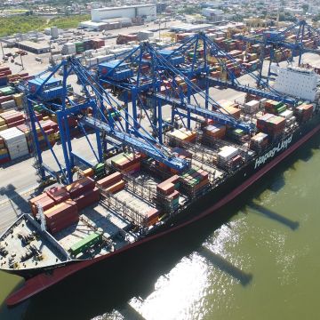 Porto de Navegantes torna-se o segundo maior em movimentação de contêineres no país
